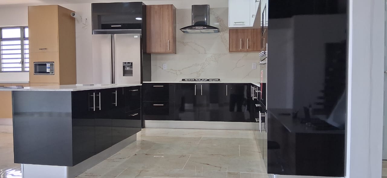 Black kitchen - Image 2
