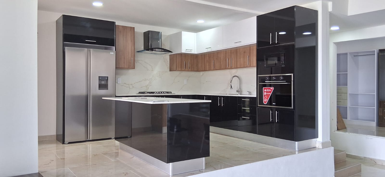 Black kitchen